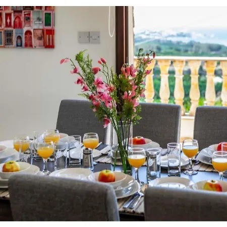 Aqua Royal - Four Bedroom With Private Swimming Pool * Peyia